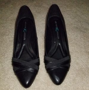 Black dress shoes